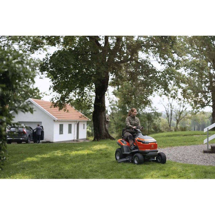 HUSQVARNA TS 100i Akku-Rasentraktor – Bild 2
